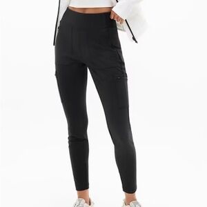 Athleta Headlands Hybrid Cargo Legging